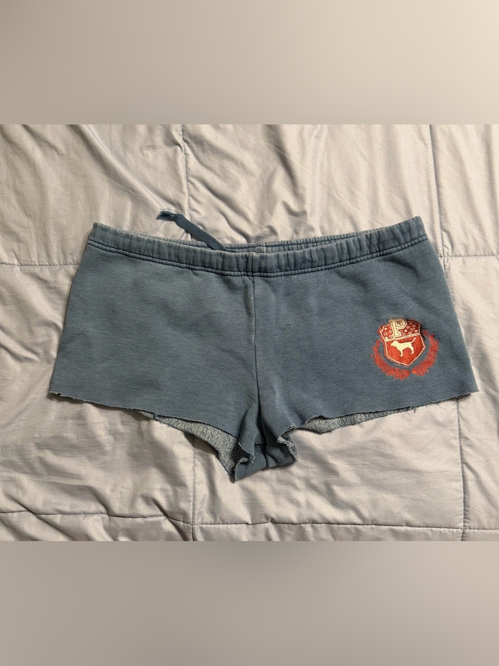 Victoria’s Secret PINK embroidered midrise short shorts